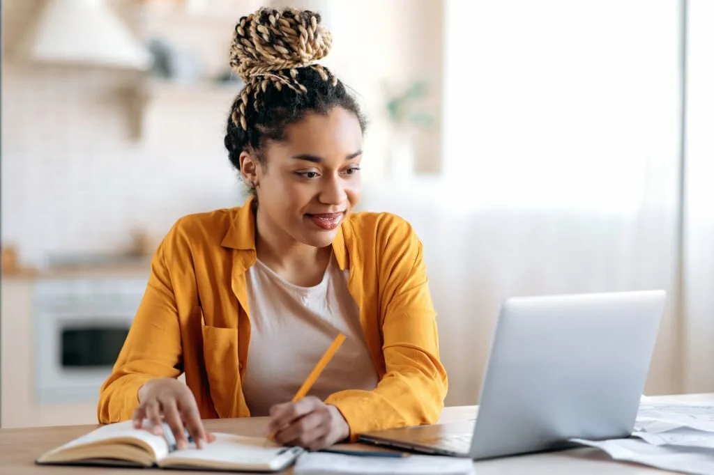 5 Benefits of E-learning in the Workplace